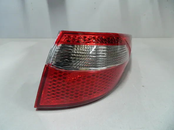 Фонарь JORDEN JH03K2005AR KIA RIO 11-15 седан (наружный) RH 924024X000