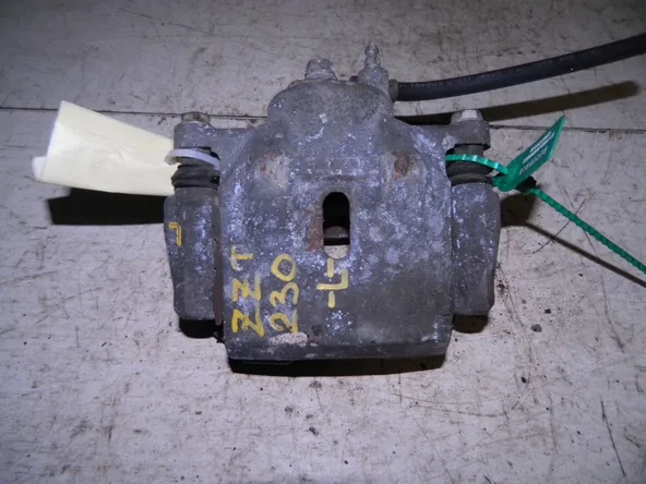 Суппорт TOYOTA PREMIO ZZT240 Перед Лев (Контрактный) 81540275