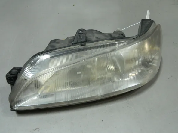 Фара PEUGEOT 306 7DRFV Перед Лев (Контрактный) 68000686