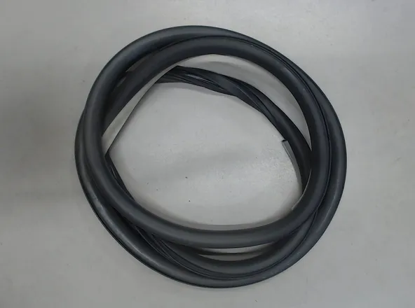 Уплотнитель VAG 4F5833721F AUDI A6