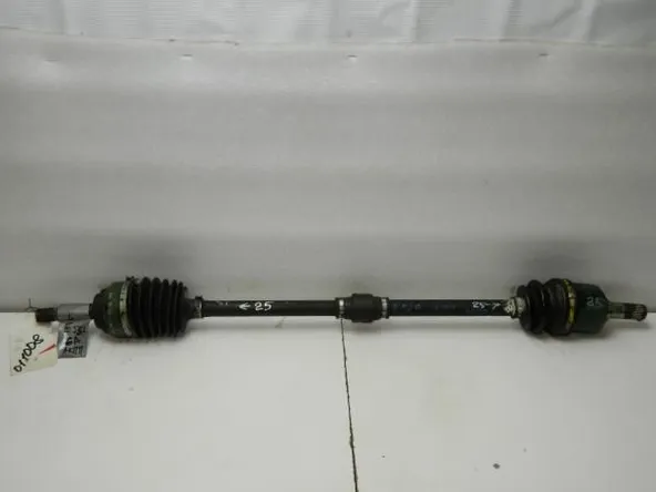 Привод MITSUBISHI GALANT E53A 6A11 Перед Лев (Контрактный) 011008