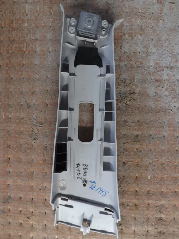 Обшивка средней стойки SUBARU FORESTER SHJ Верх Прав (Контрактный) 2711700038