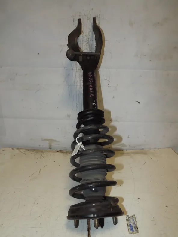 Стойка подвески MITSUBISHI LEGNUM EC1W Перед Прав (Контрактный) 35023471