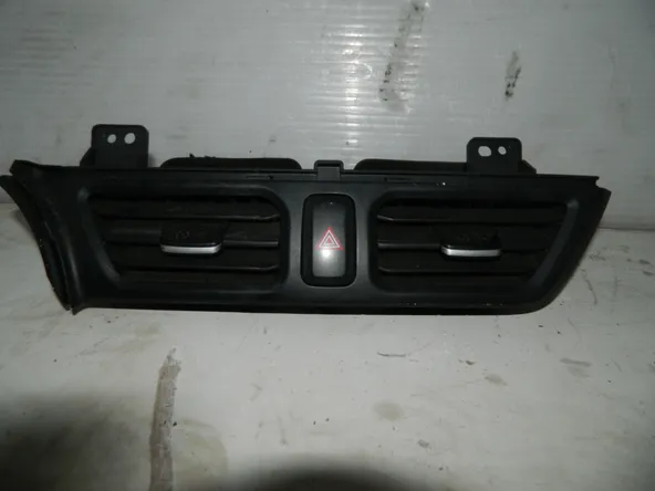 Дефлектор воздуховода KIA RIO QB G4FA Центр (Б/У) 40940121