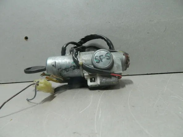 Замок зажигания SUBARU FORESTER SF5 (Контрактный) 81532289