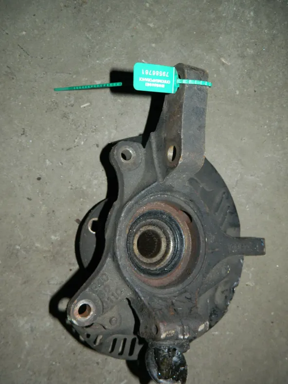 Ступица SUBARU LEGACY BH5 Перед Лев (Контрактный) 79586761