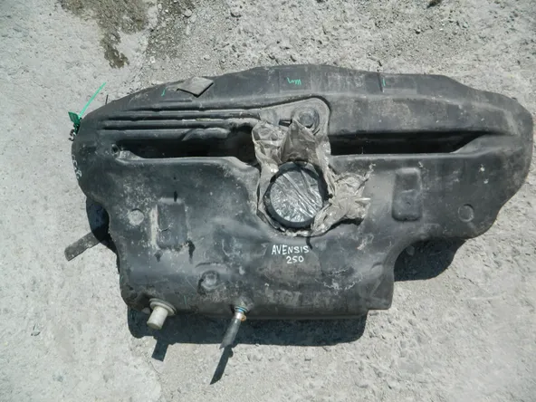 Бак топливный TOYOTA AVENSIS AZT250 (Контрактный) 81531893