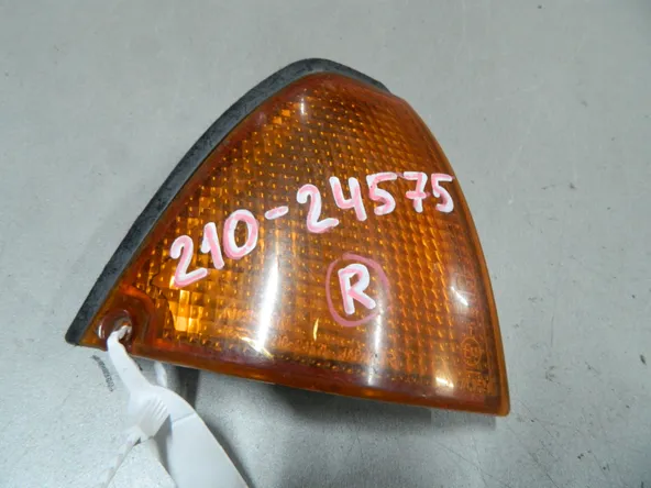 Габарит NISSAN AVENIR W10 Перед Прав (Контрактный) 69586447