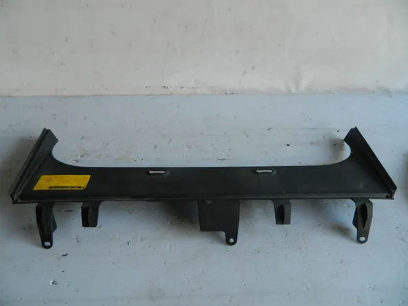 Панель замка багажника TOYOTA 6427112180 TOYOTA COROLLA ZZE120 4ZZFE (Б/У)