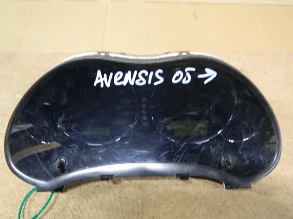 Панель приборов TOYOTA AVENSIS AZT250 (Контрактный) 81540054