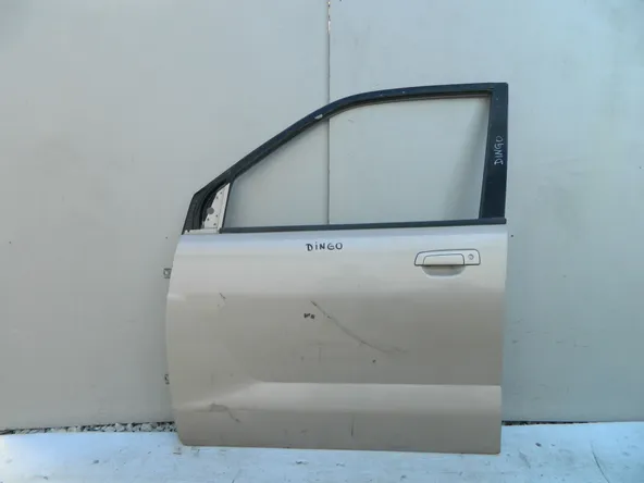 Дверь MITSUBISHI DINGO CQ1A Перед Лев (Контрактный) 40951312 MR586505