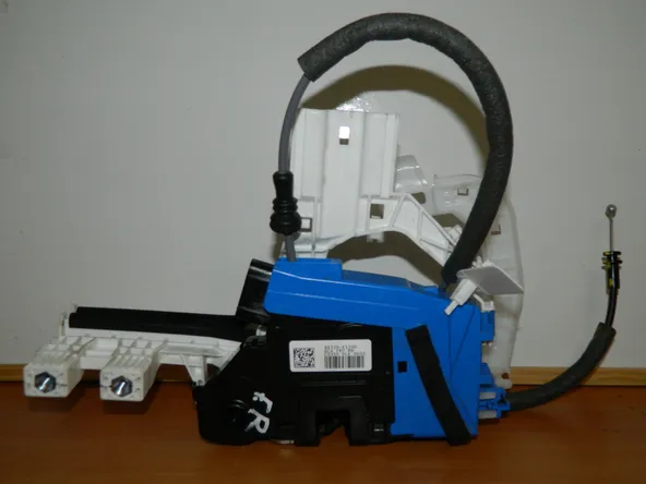 Замок двери  KIA SPORTAGE 4 QL Перед Прав (Б/У) 35020915