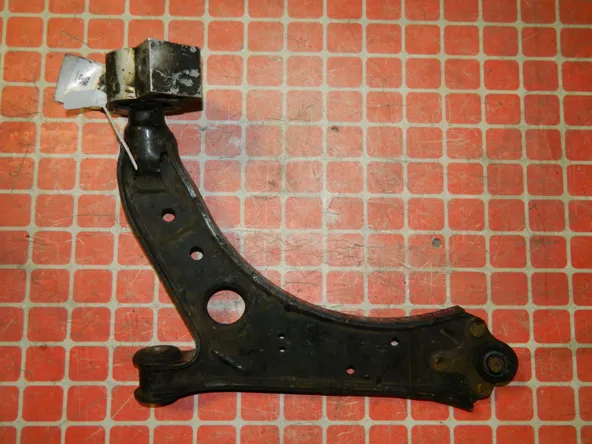 Рычаг VOLKSWAGEN GOLF 1K BLG Перед Лев (Контрактный) 45980963