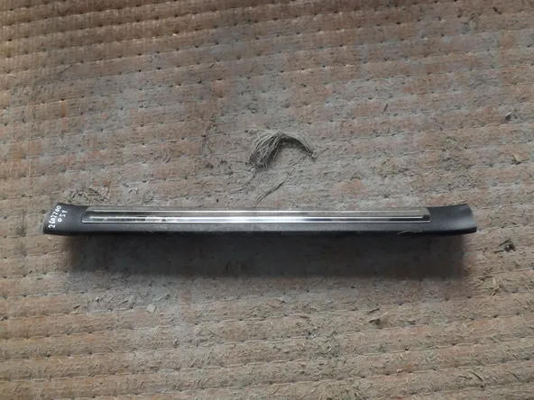 Накладка на порог внутренняя MAZDA AXELA BL5FW Перед Прав (Контрактный) 2602700051