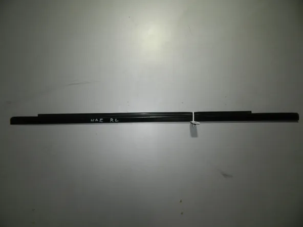 Уплотнитель стекла двери HYUNDAI ACCENT LC Зад Прав (бархотка) Б/У 45989696