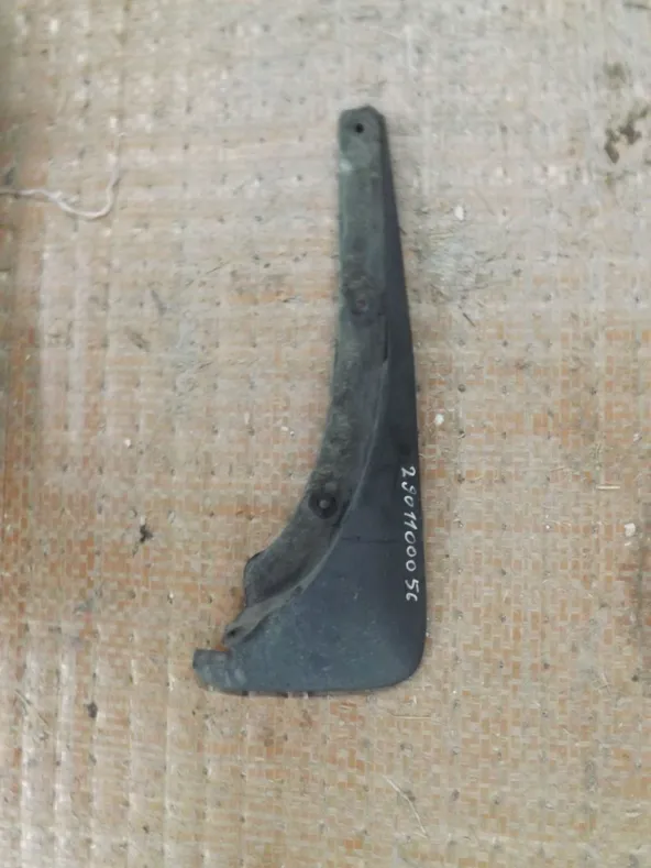 Брызговик TOYOTA RAV4 ACA31 Перед Прав (Контрактный) 2901100056