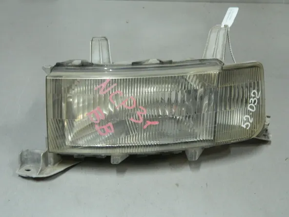 Фара TOYOTA BB NCP31 Перед Лев 52032 (Контрактный) 68000701