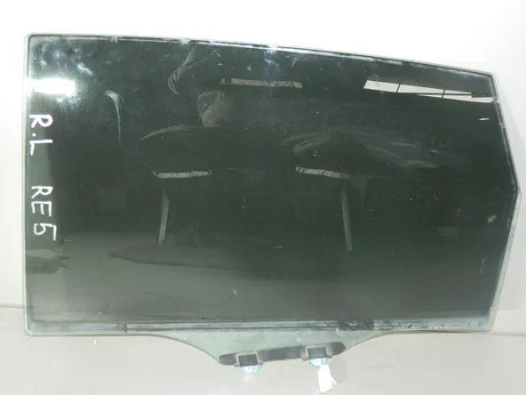 Стекло двери HONDA CR-V RE5 R20A Зад Лев (Контрактный) 35023826