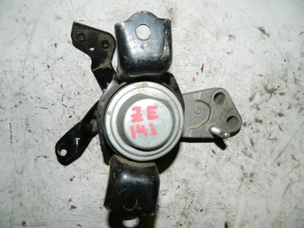 Подушка двигателя TOYOTA COROLLA FIELDER NZE141 1NZFE Прав (Контрактный) 1230521300