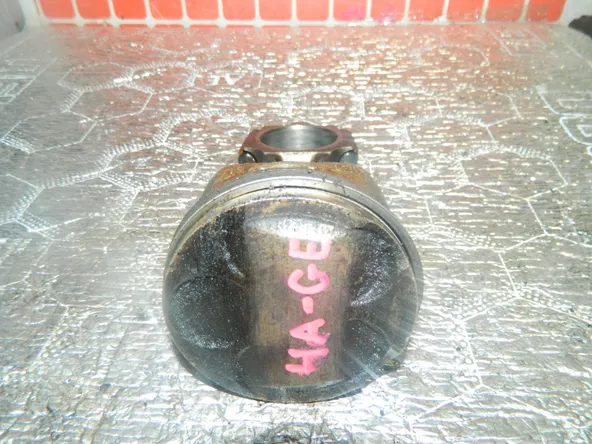 Поршень c шатуном TOYOTA 4AGE (Контрактный)13071297