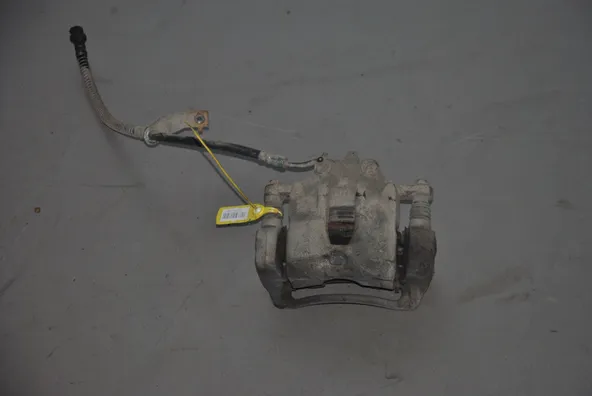 Суппорт KIA RIO QB G4FA Перед. Прав (Б/У) 40940238