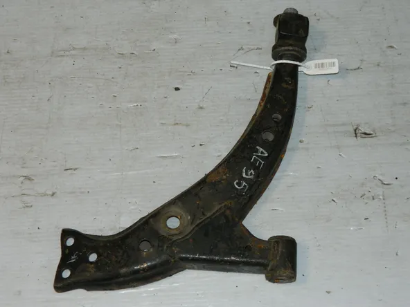 Рычаг подвески TOYOTA SPRINTER CARIB AE95 Перед Прав (Контрактный)