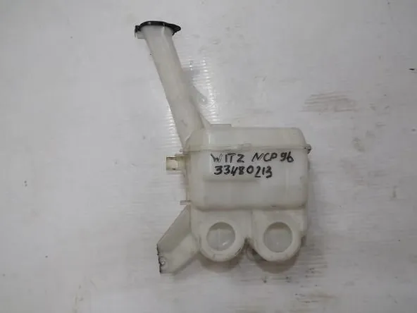 Бачок омывателя TOYOTA VITZ NCP96 (Контрактный)