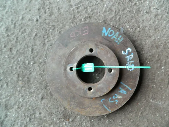 Диск тормозной TOYOTA NOAH SR40 Перед (Контрактный) 81530676