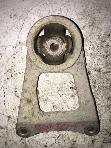 Подушка редуктора TOYOTA RAV4 ACA30 Зад Лев (Контрактный) 5238042120