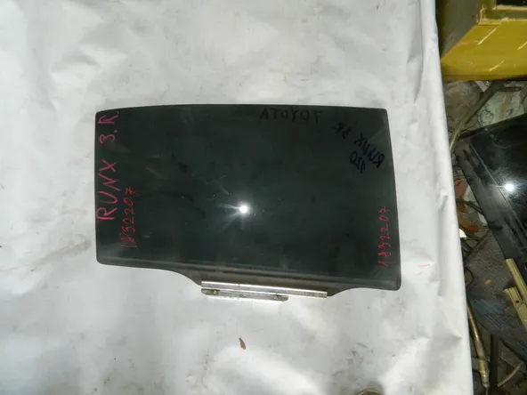 Стекло двери TOYOTA COROLLA RUNX 120 Задн. Прав (Контрактный) 1832207