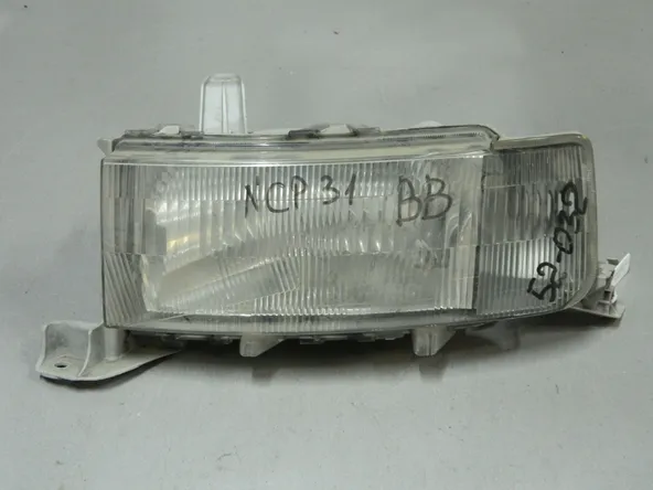 Фара TOYOTA BB NCP31 Перед Лев 52032 (Контрактный) 68000736