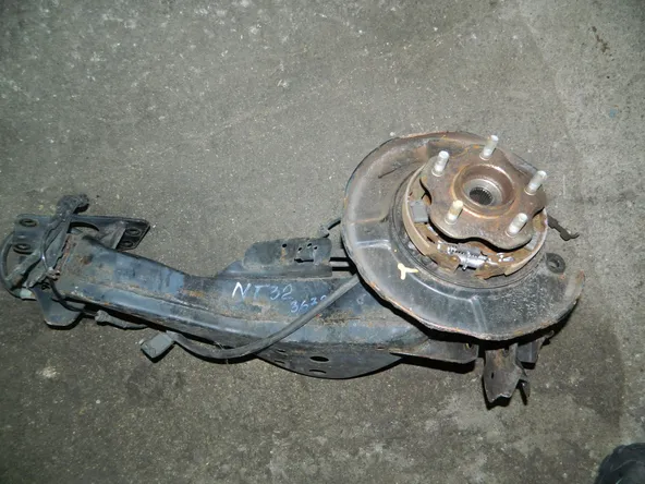 Ступица NISSAN X-TRAIL T32 Зад Лев (Контрактный) 140088041