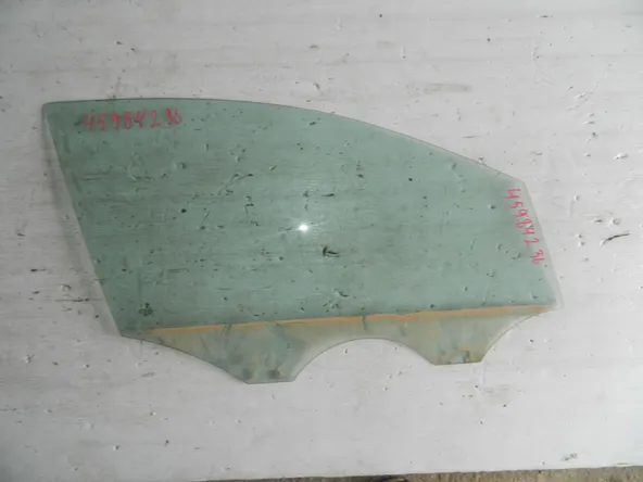 Стекло двери Volkswagen Polo MK5 CFN Перед. Прав (Б/У)