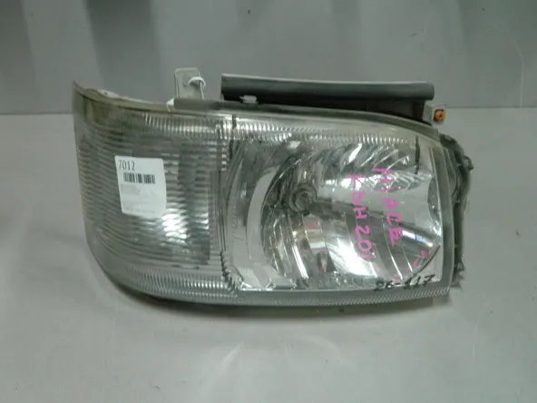 Фара TOYOTA HIACE KDH200 Перед Прав 26117 (Контрактный) 03344701