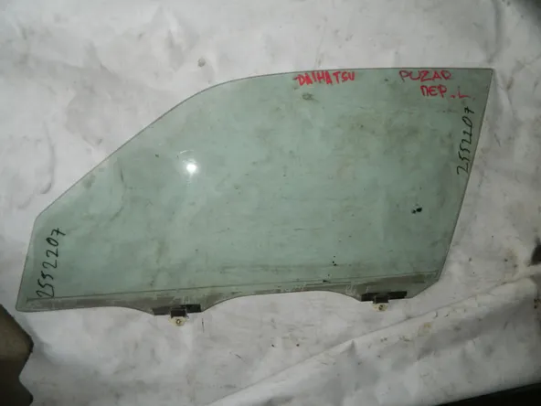 Стекло двери DAIHATSU PYZAR Перед. Лев (Контрактный) 2552207