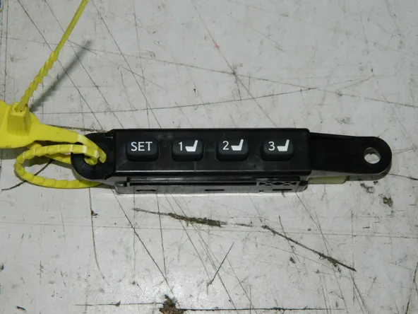 Блок управления сиденьем LEXUS RX350 GGL10 Перед Прав (Контрактный) 94603836