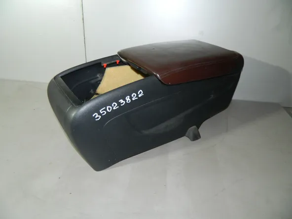 Подлокотник AUDI Q7 4L Задн (Б/У) 35023822