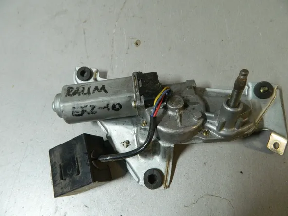 Мотор заднего дворника TOYOTA RAUM EXZ10 (Контрактный) 81528786