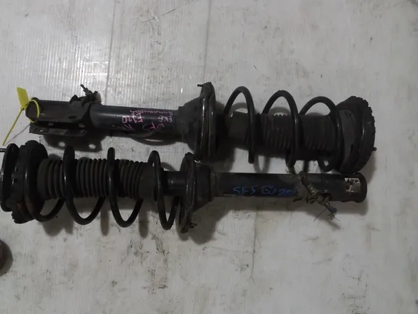 Стойка подвески SUBARU FORESTER SF5 Задн Прав (Контрактный) 946034171
