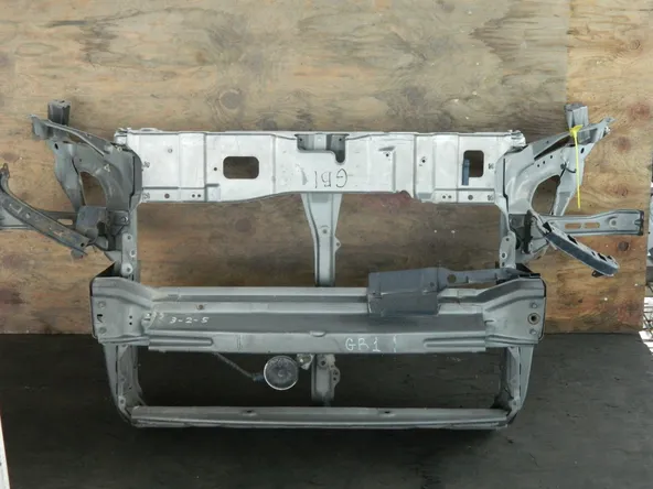 Рамка радиатора HONDA MOBILIO GB1 (Контрактный) 94584302