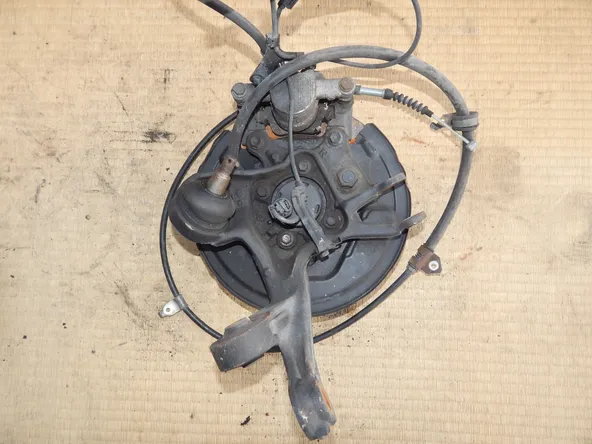 Ступица TOYOTA AVENSIS AZT250 Зад Прав (Контрактный) 37550802