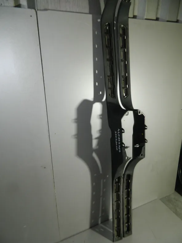 Накладка порога AUDI Q7 4L Лев (Б/У) 35032010