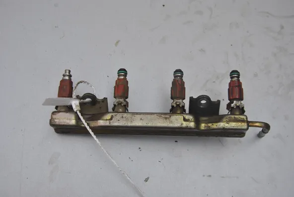 Рампа топливная с форсунками NISSAN MARCH CR14DE (Б/У)