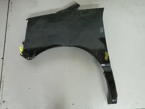 Крыло TOYOTA VOXY AZR65 Перед Лев (Контрактный) 94603764