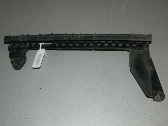 Направляющая стекла AUDI Q7 4L Зад Лев (Б/У) 35020558