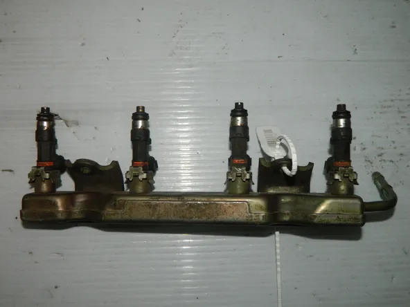 Рампа топливная с форсунками NISSAN MICRA CR12DE (Б/У) 45984140