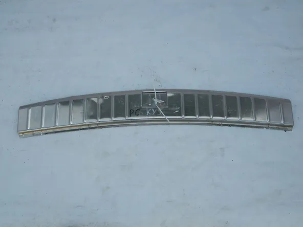 Накладка замка багажника PORSCHE CAYENNE 955 (Б/У)