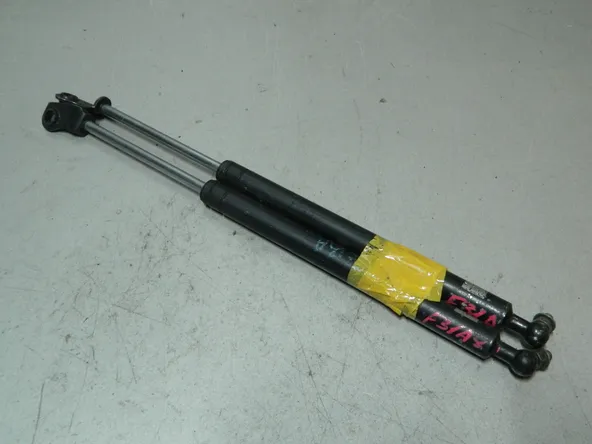 Амортизатор багажника MITSUBISHI DIAMANTE F31A (Контрактный) 81528838