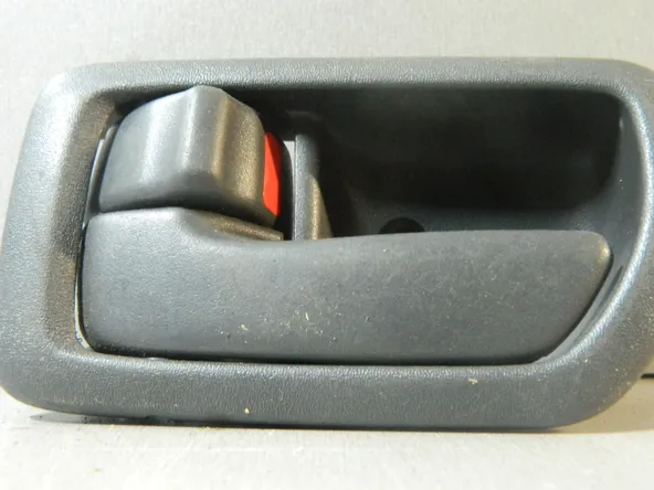 Ручка двери внутренняя TOYOTA CORONA AT210 Лев (Контрактный) 81528359