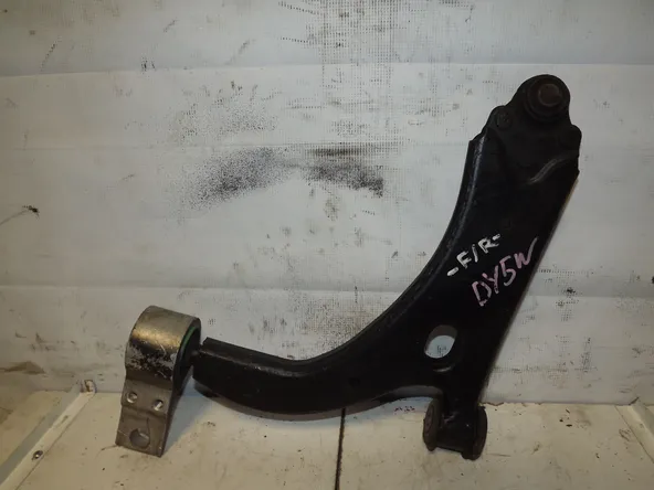 Рычаг подвески MAZDA DEMIO DY5W Перед Прав (Контрактный)